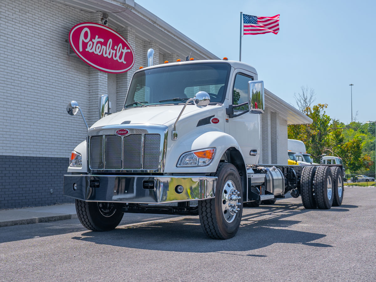 2027 Peterbilt 548
