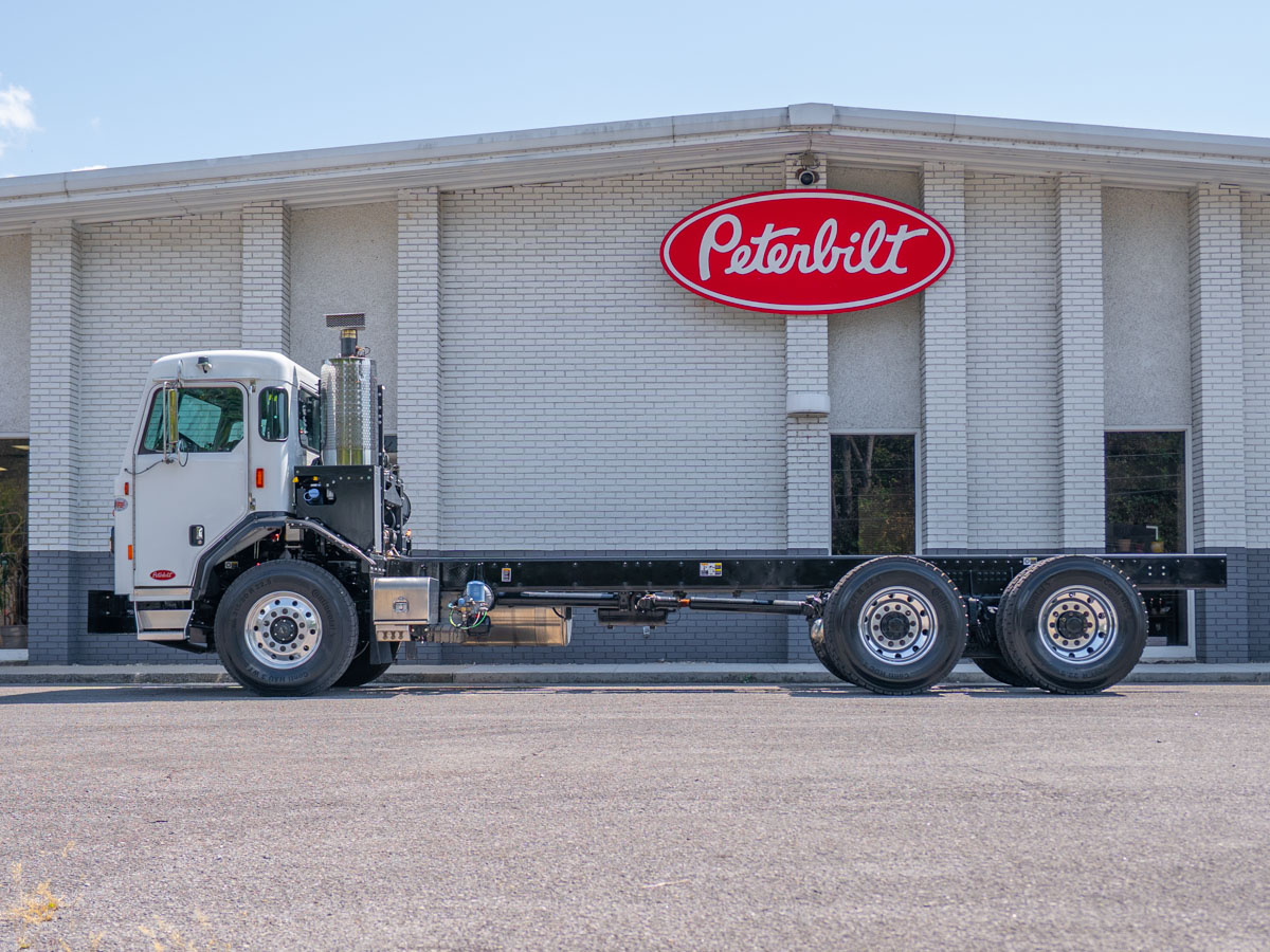 2026 Peterbilt 520 in Knoxville, TN — photo 3