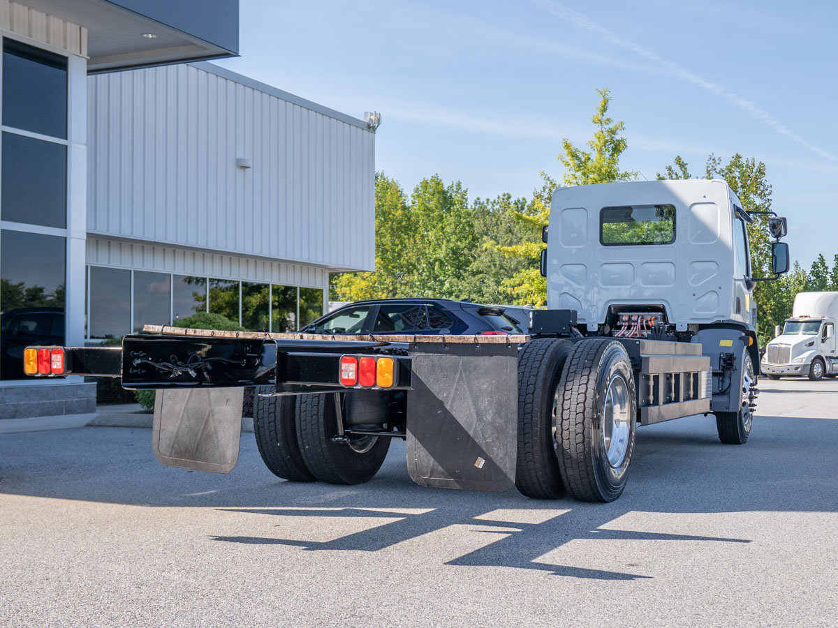 2025 Peterbilt 220EV in Duncan, SC — photo 6