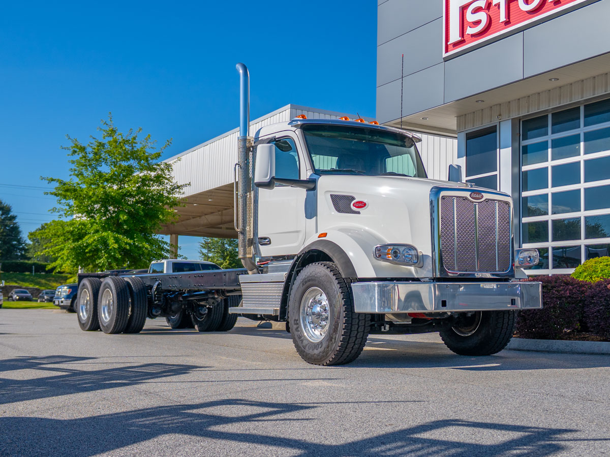 2024 Peterbilt 567 in Raphine, VA — photo 8