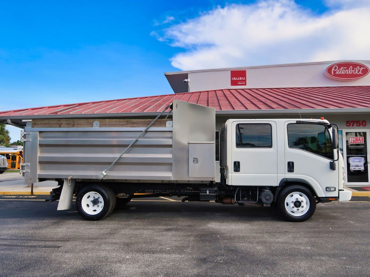 2019 Isuzu NPR in Fort Pierce, FL — photo 4