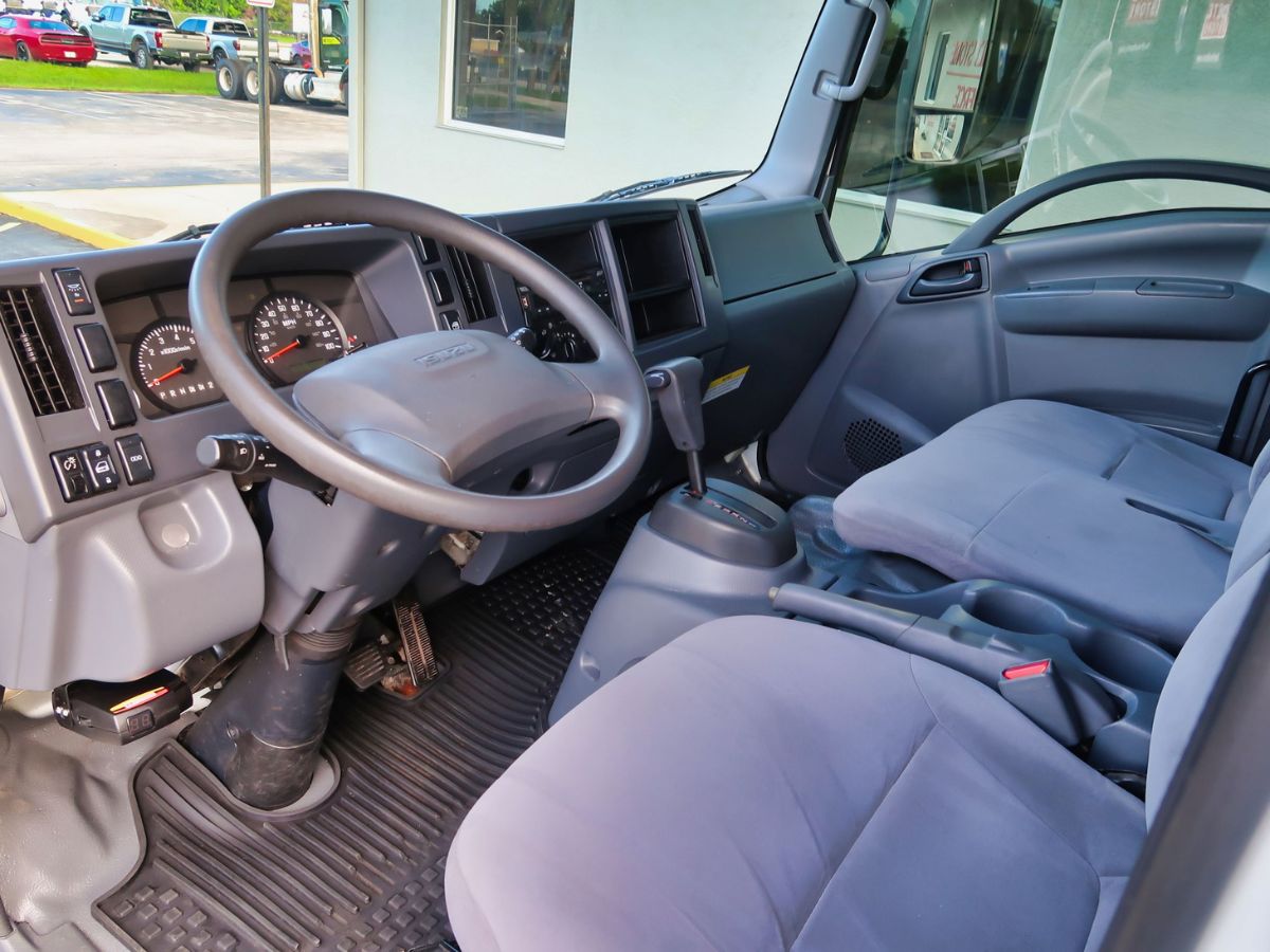 2019 Isuzu NPR-HD / 14,500 GVWR