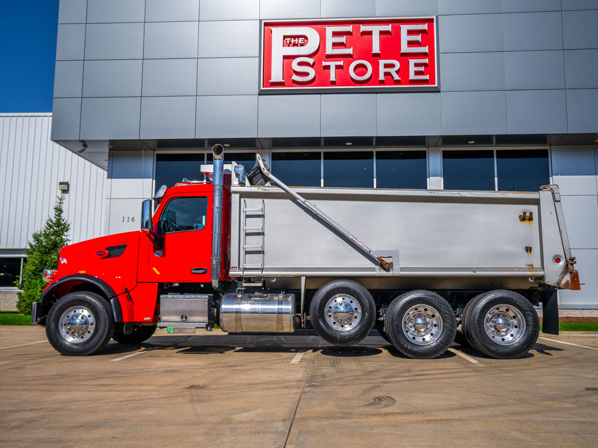 2020 Peterbilt 567 in Plainville, MA — photo 3