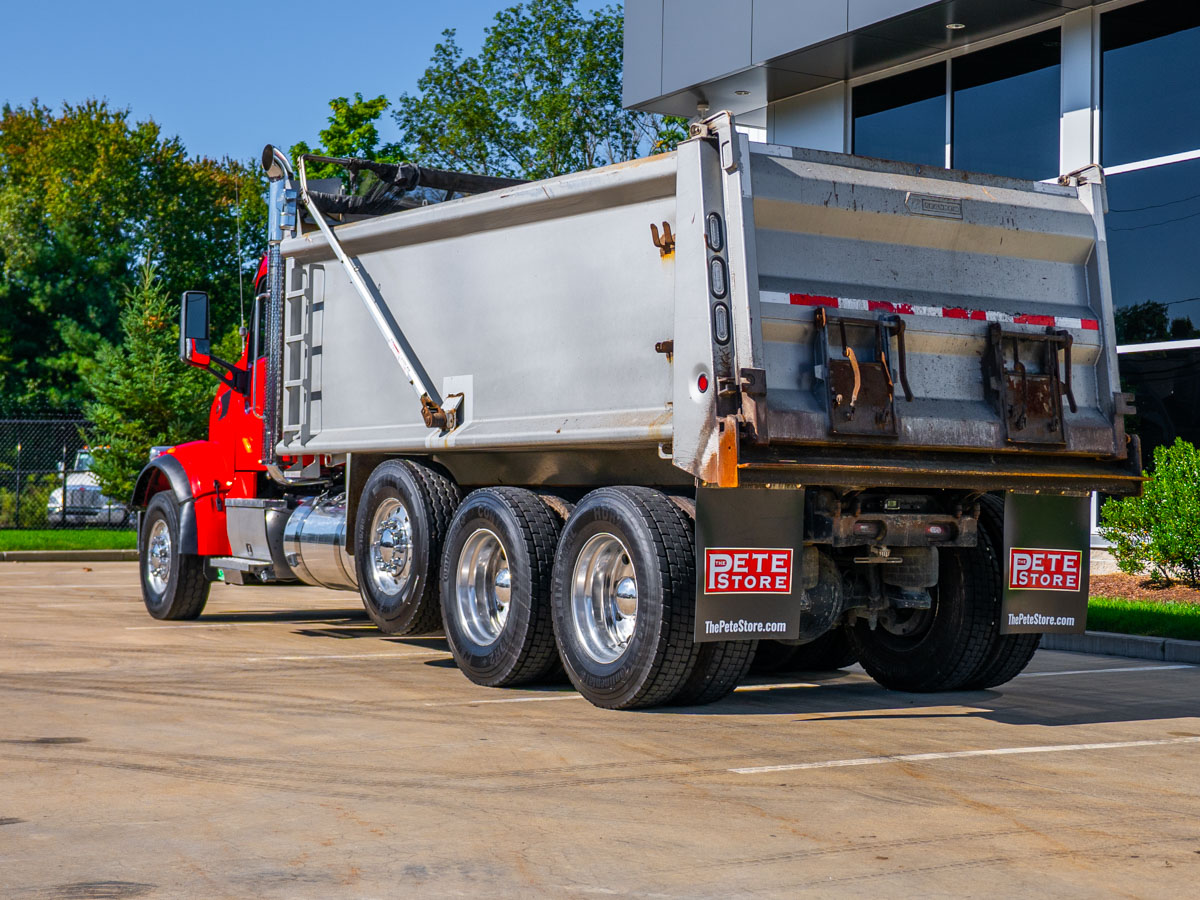 2020 Peterbilt 567 in Plainville, MA — photo 4