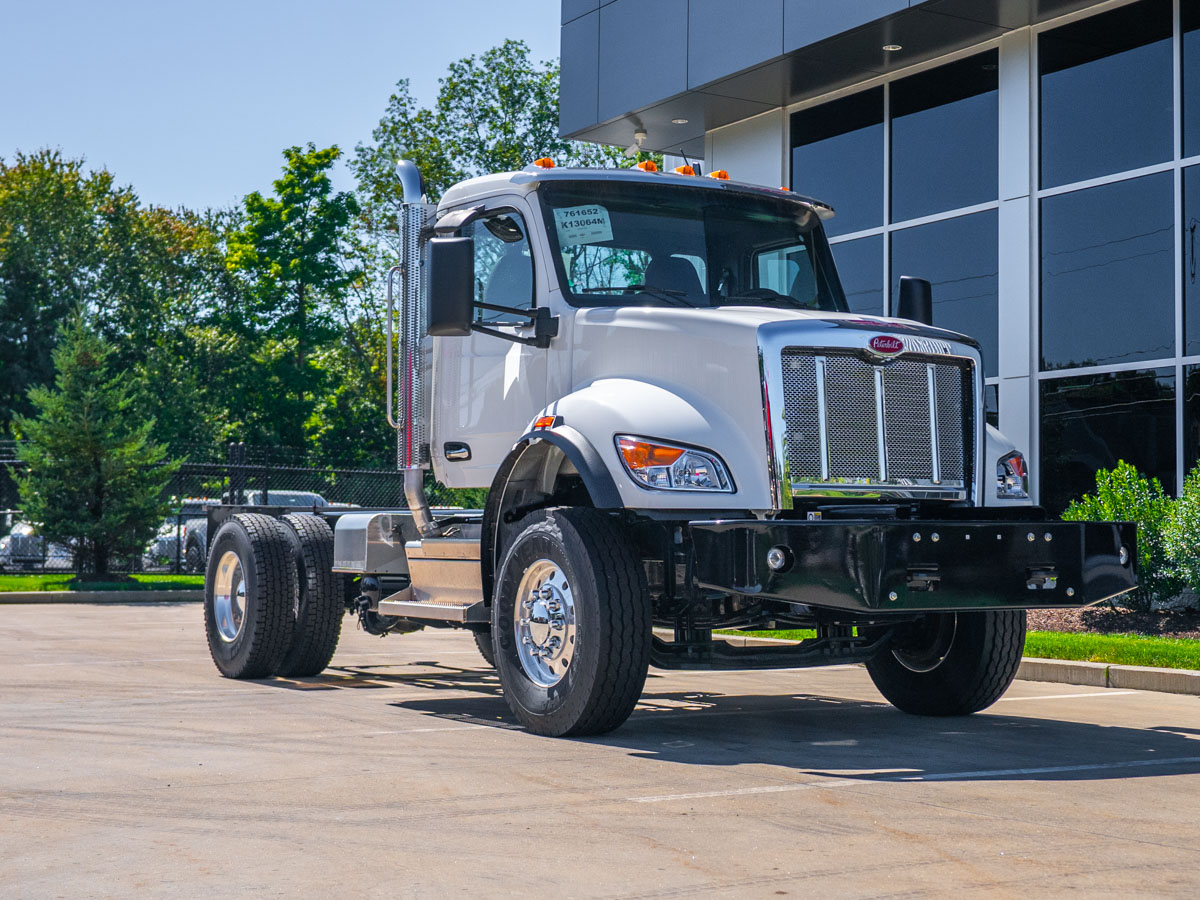 2025 Peterbilt 548 in Plainville, MA — photo 8