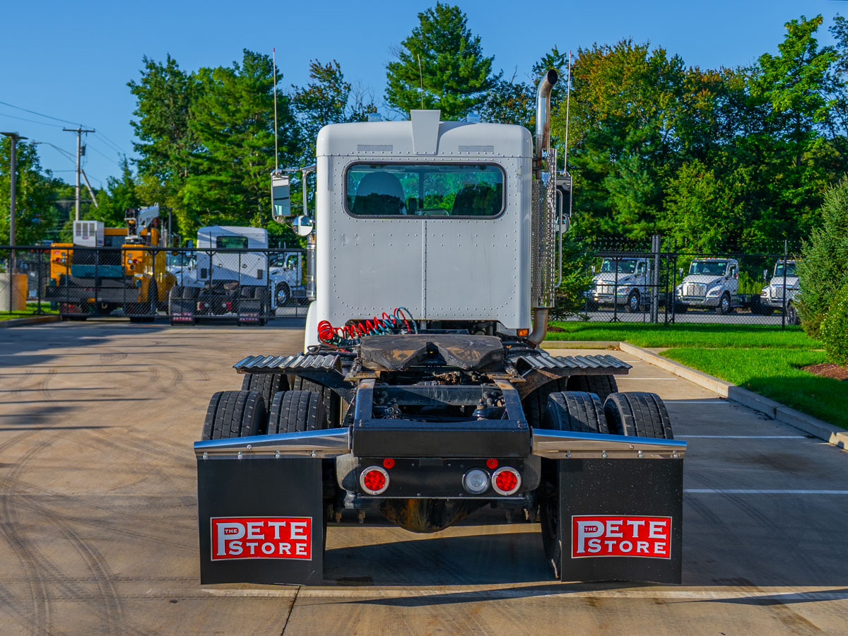 2022 Peterbilt 389 in Plainville, MA — photo 5