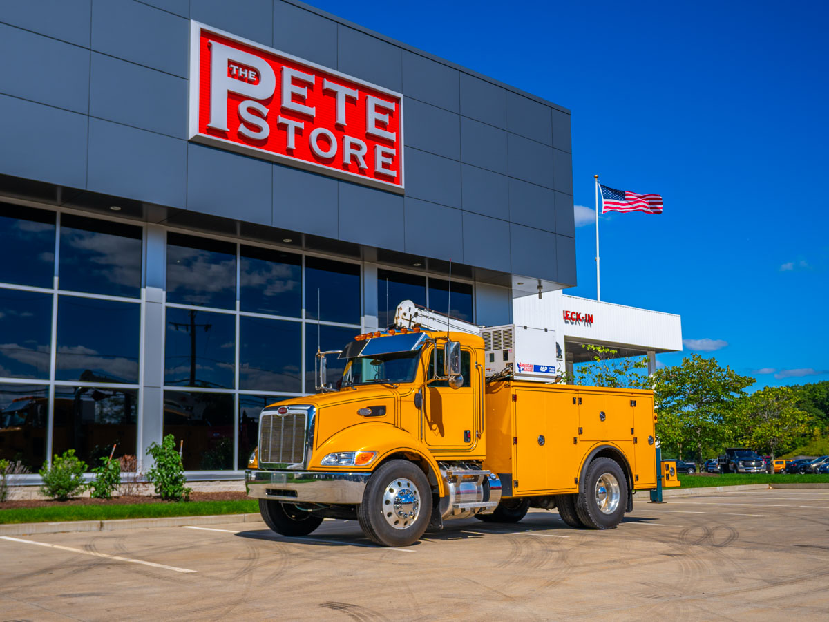 2022 Peterbilt 337