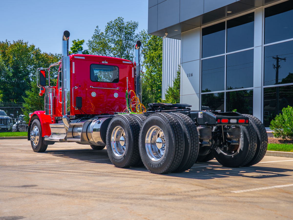 2027 Peterbilt 589 in Plainville, MA — photo 4