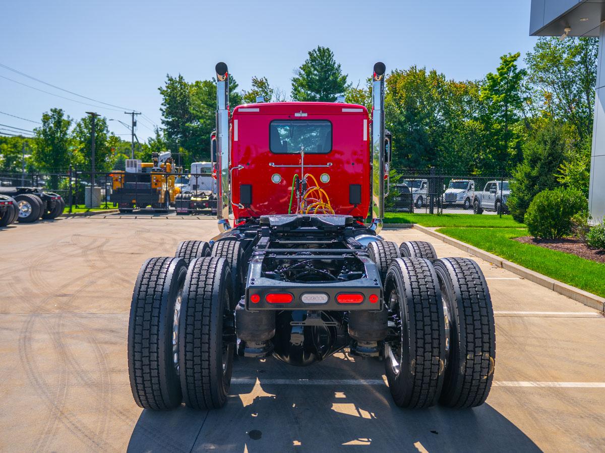 2027 Peterbilt 589 in Plainville, MA — photo 5