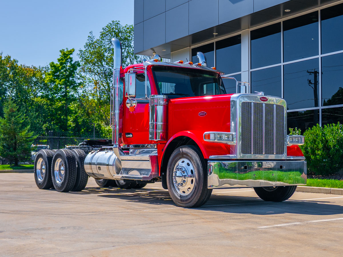 2027 Peterbilt 589 in Plainville, MA — photo 8
