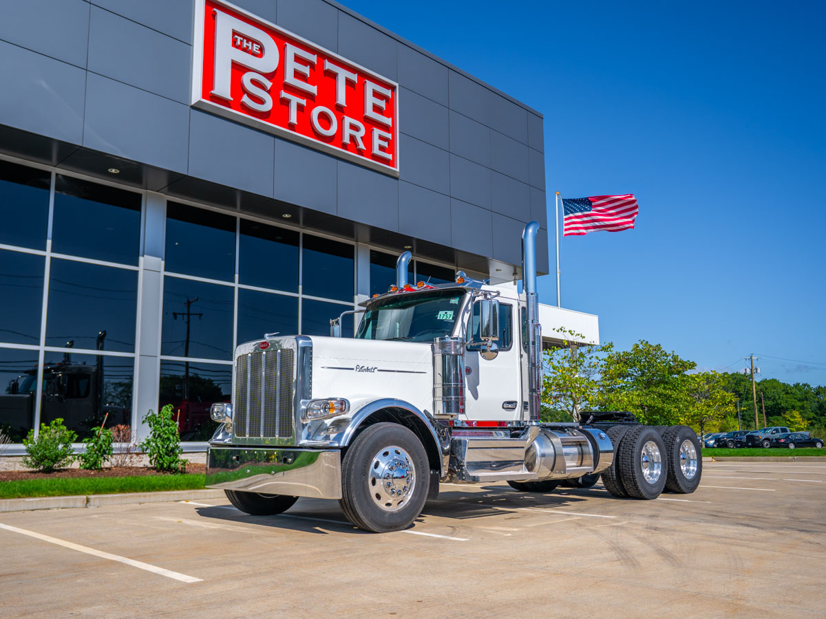 2027 Peterbilt 589