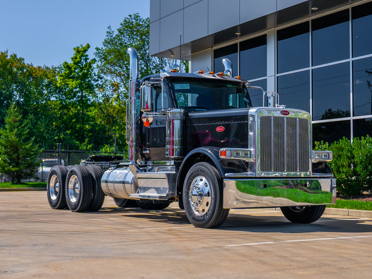 2027 Peterbilt 589 in Plainville, MA — photo 8