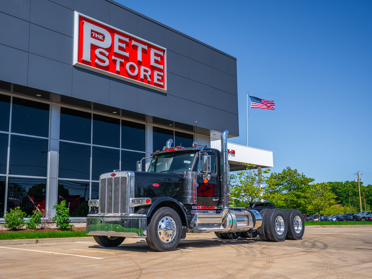 2027 Peterbilt 589