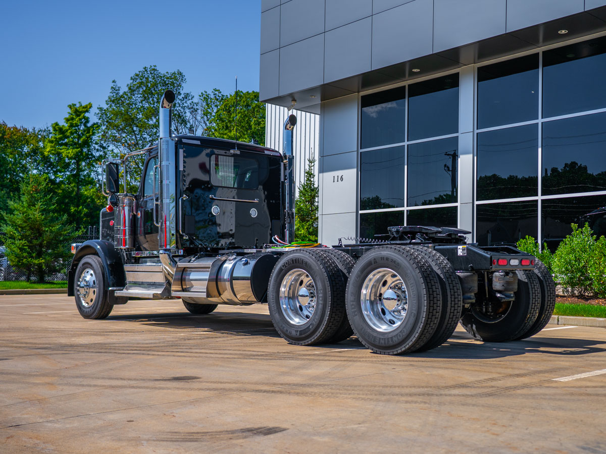 2027 Peterbilt 589 in Plainville, MA — photo 4