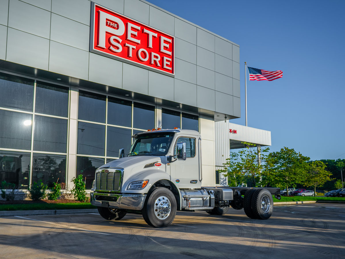 2027 Peterbilt 537
