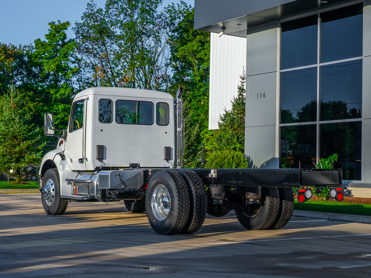 2027 Peterbilt 537 in Plainville, MA — photo 4