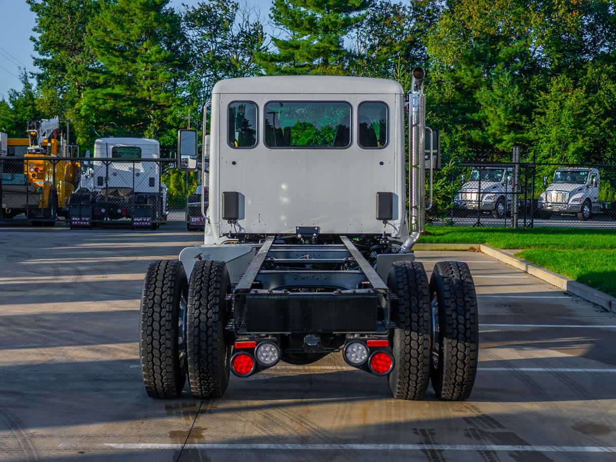 2027 Peterbilt 537 in Plainville, MA — photo 5
