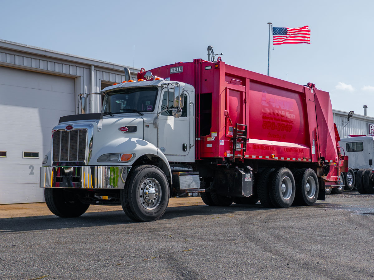 2017 Peterbilt 348