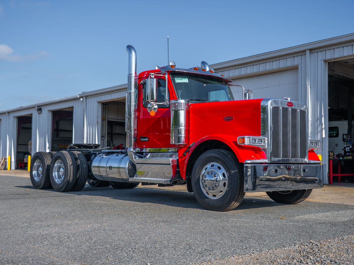2027 Peterbilt 589 in Johnston, RI — photo 8