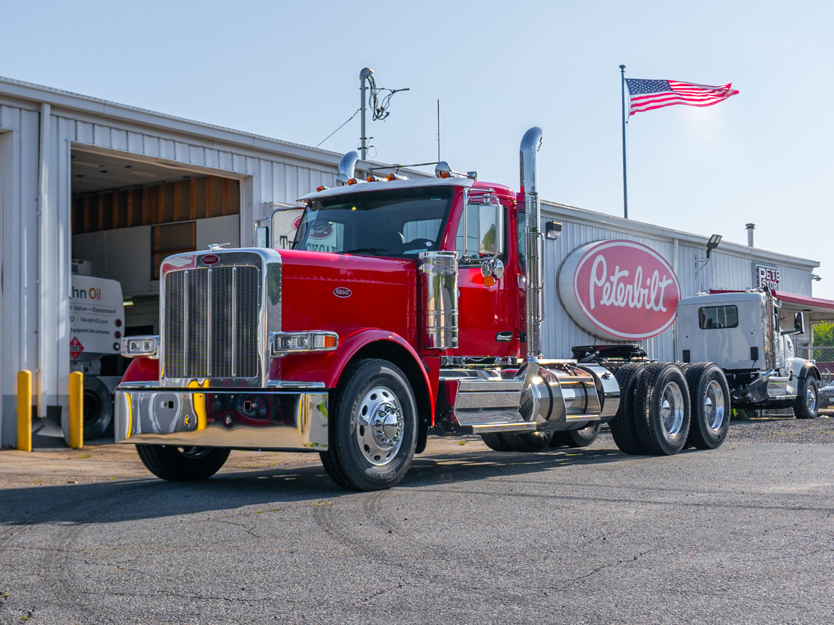 2027 Peterbilt 589