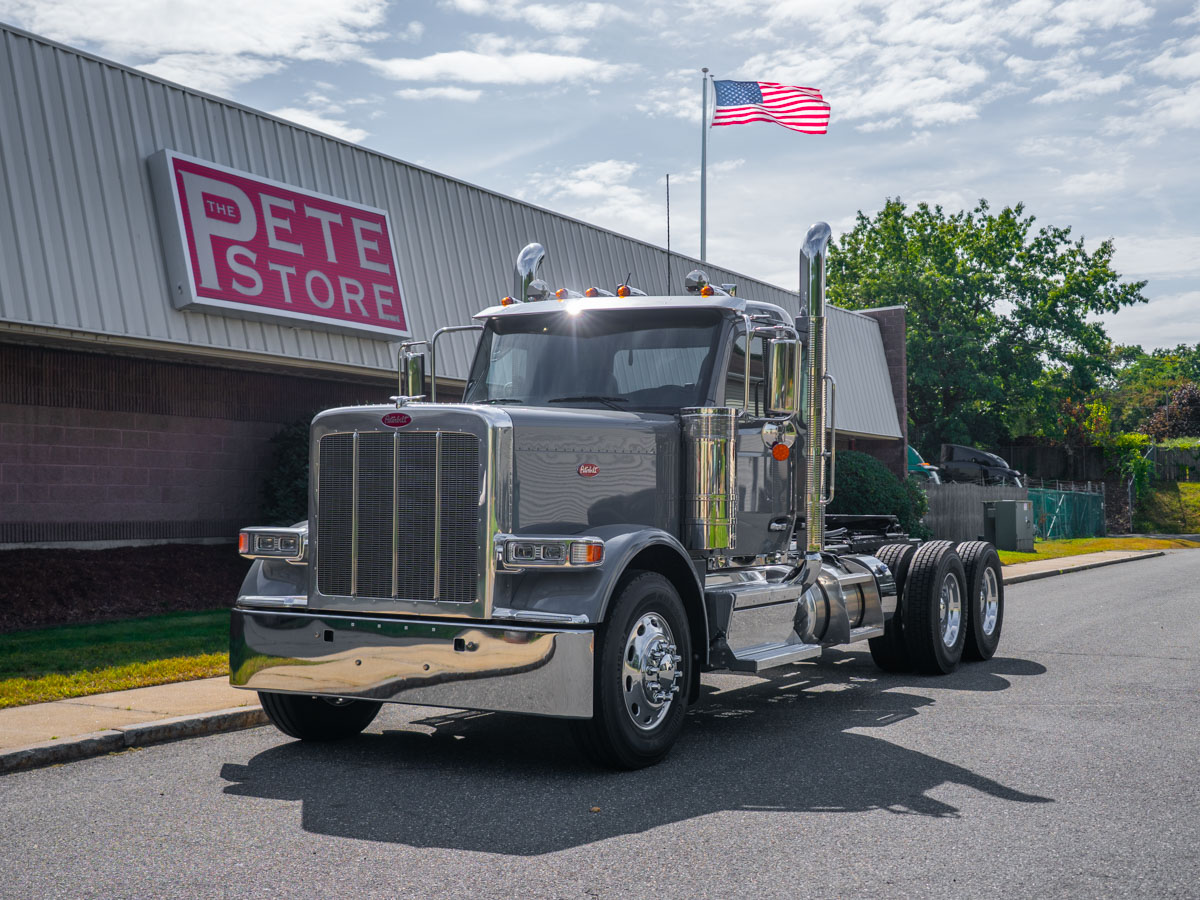 2027 Peterbilt 589