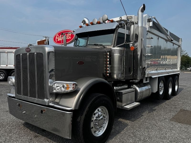2022 Peterbilt 389