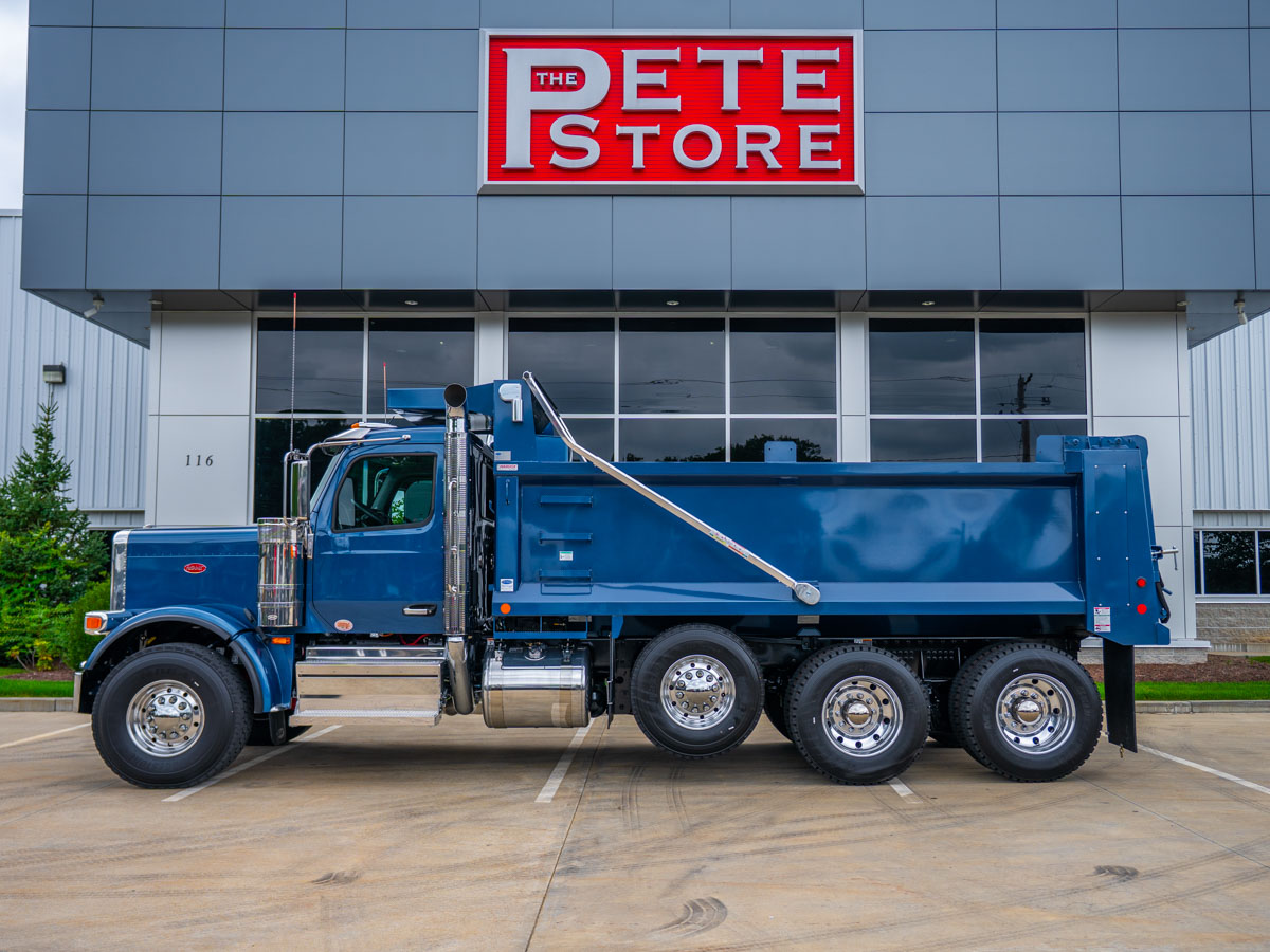 2027 Peterbilt 589 in Plainville, MA — photo 3