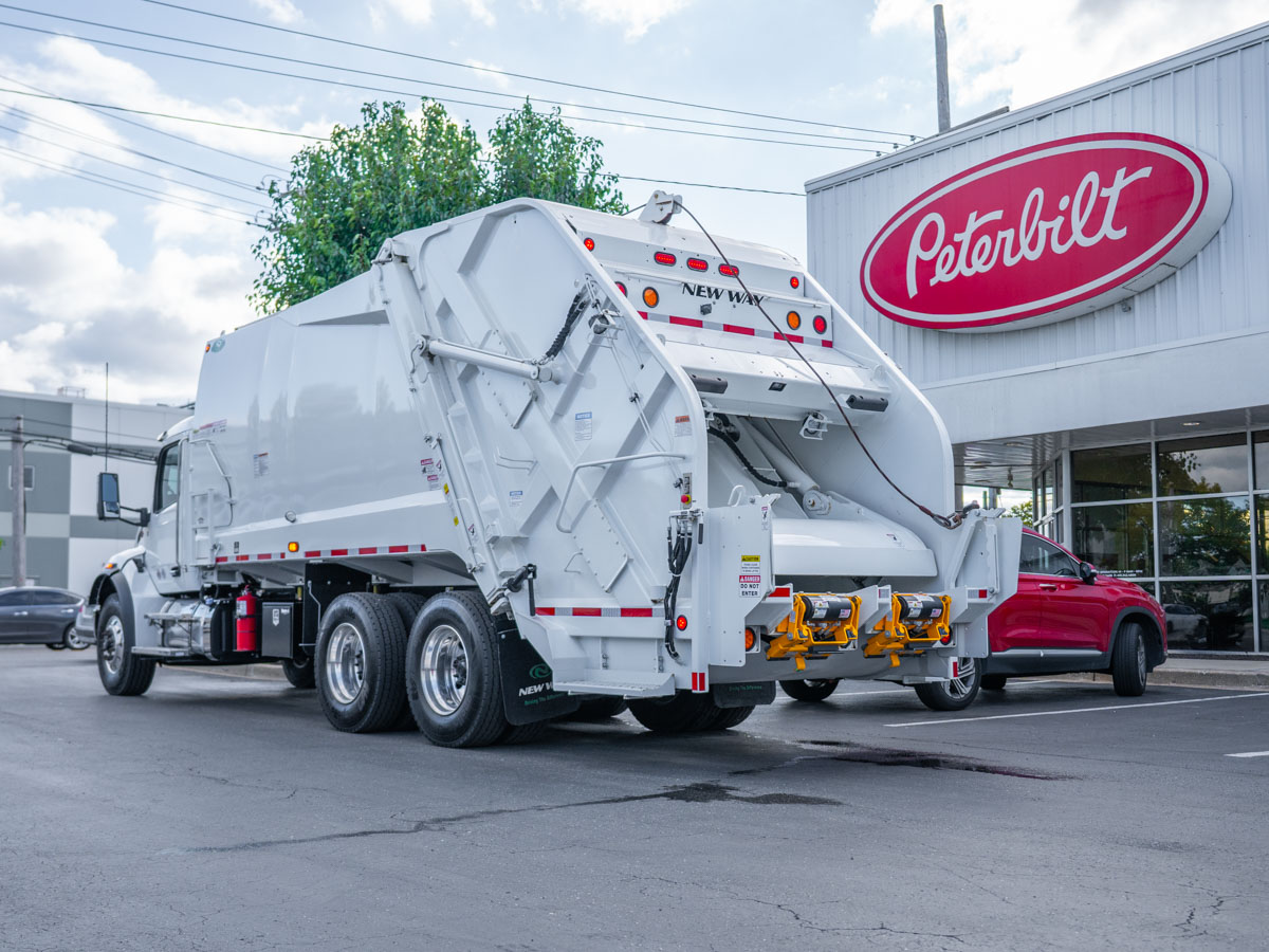 2025 Peterbilt 548 in Baltimore, MD — photo 4
