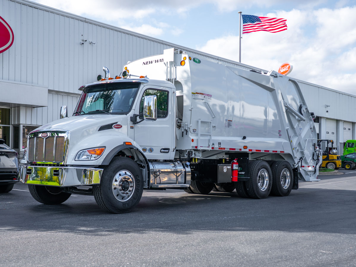 2025 Peterbilt 548 in Baltimore, MD — photo 2