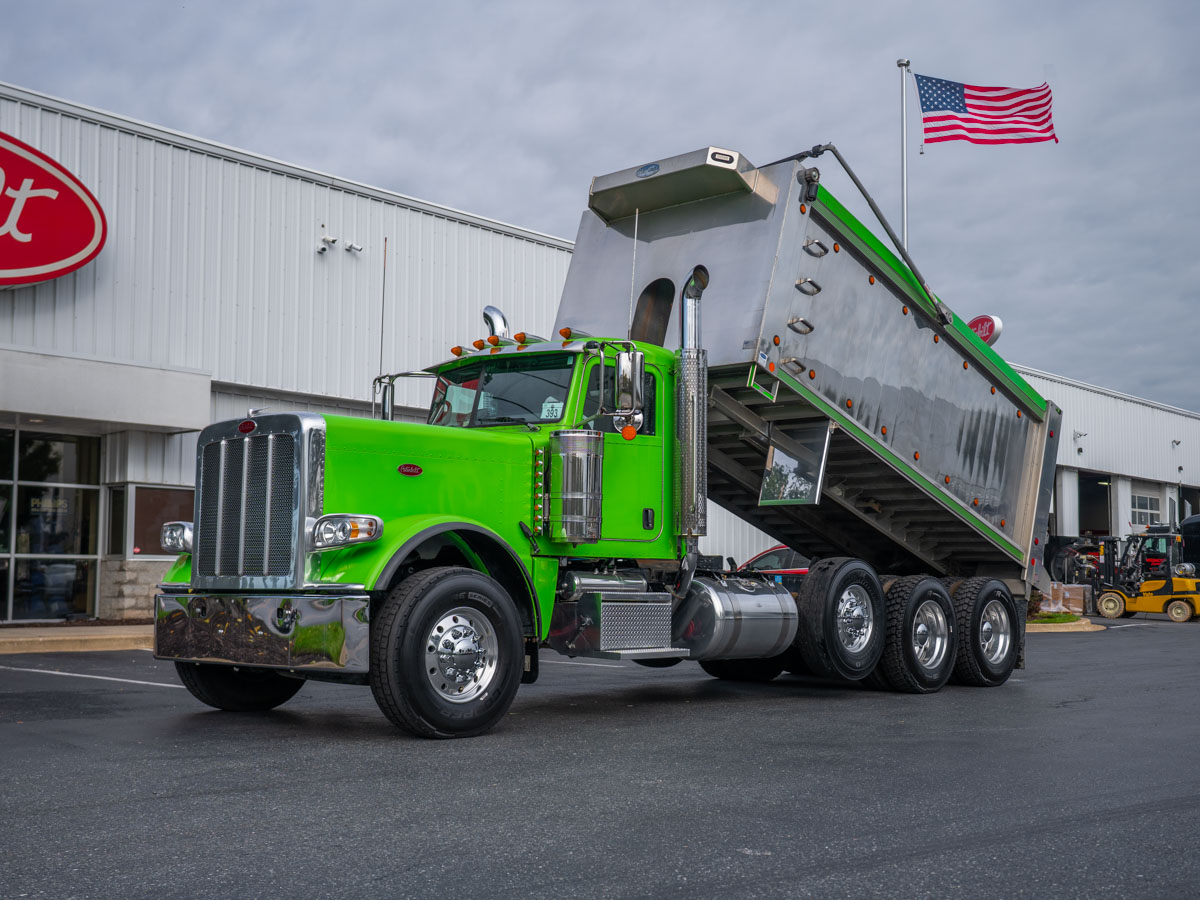 2022 Peterbilt 389