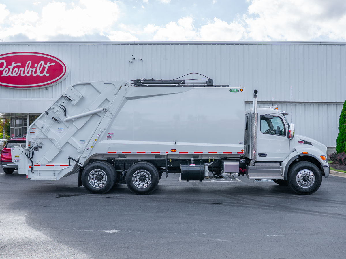 2025 Peterbilt 548 in Baltimore, MD — photo 7