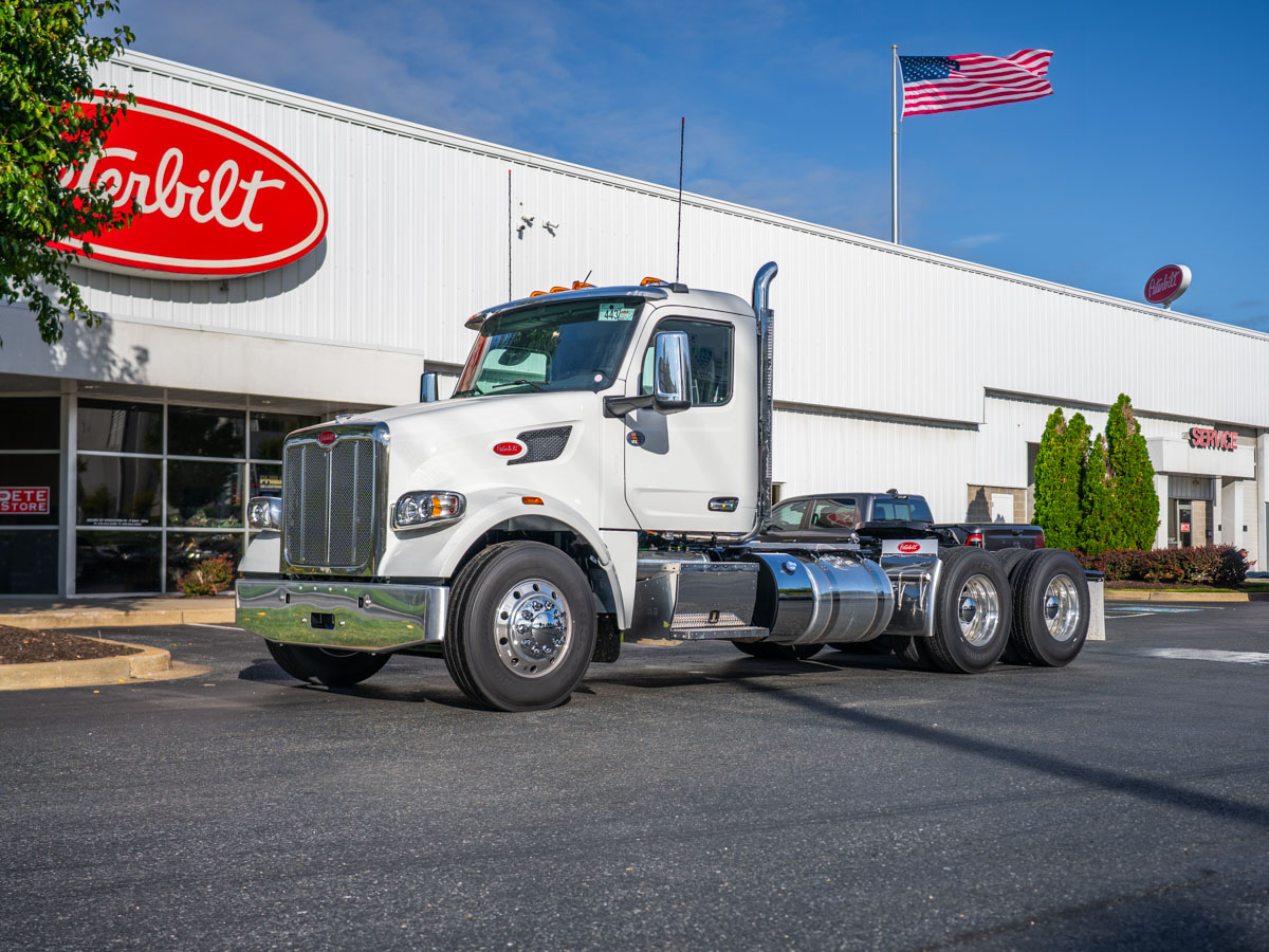 2027 Peterbilt 567 in Hagerstown, MD — photo 2