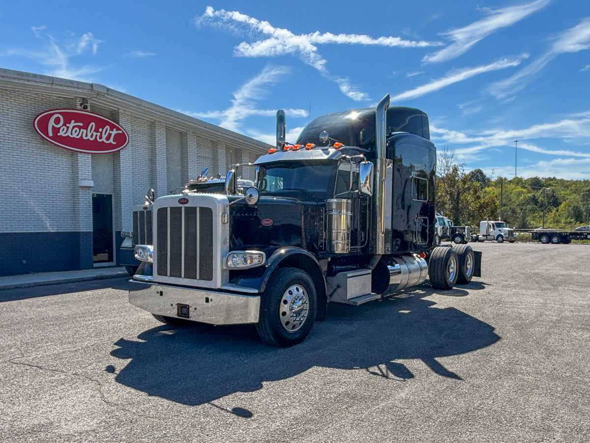2022 Peterbilt 389