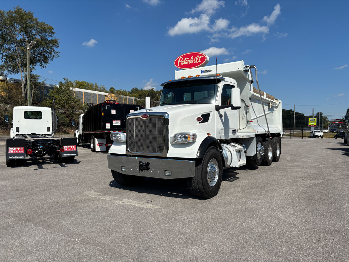 2025 Peterbilt 567 in Knoxville, TN — photo 2