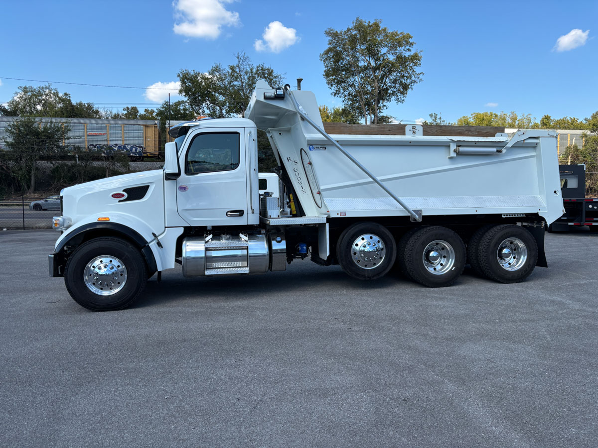 2025 Peterbilt 567 in Knoxville, TN — photo 3