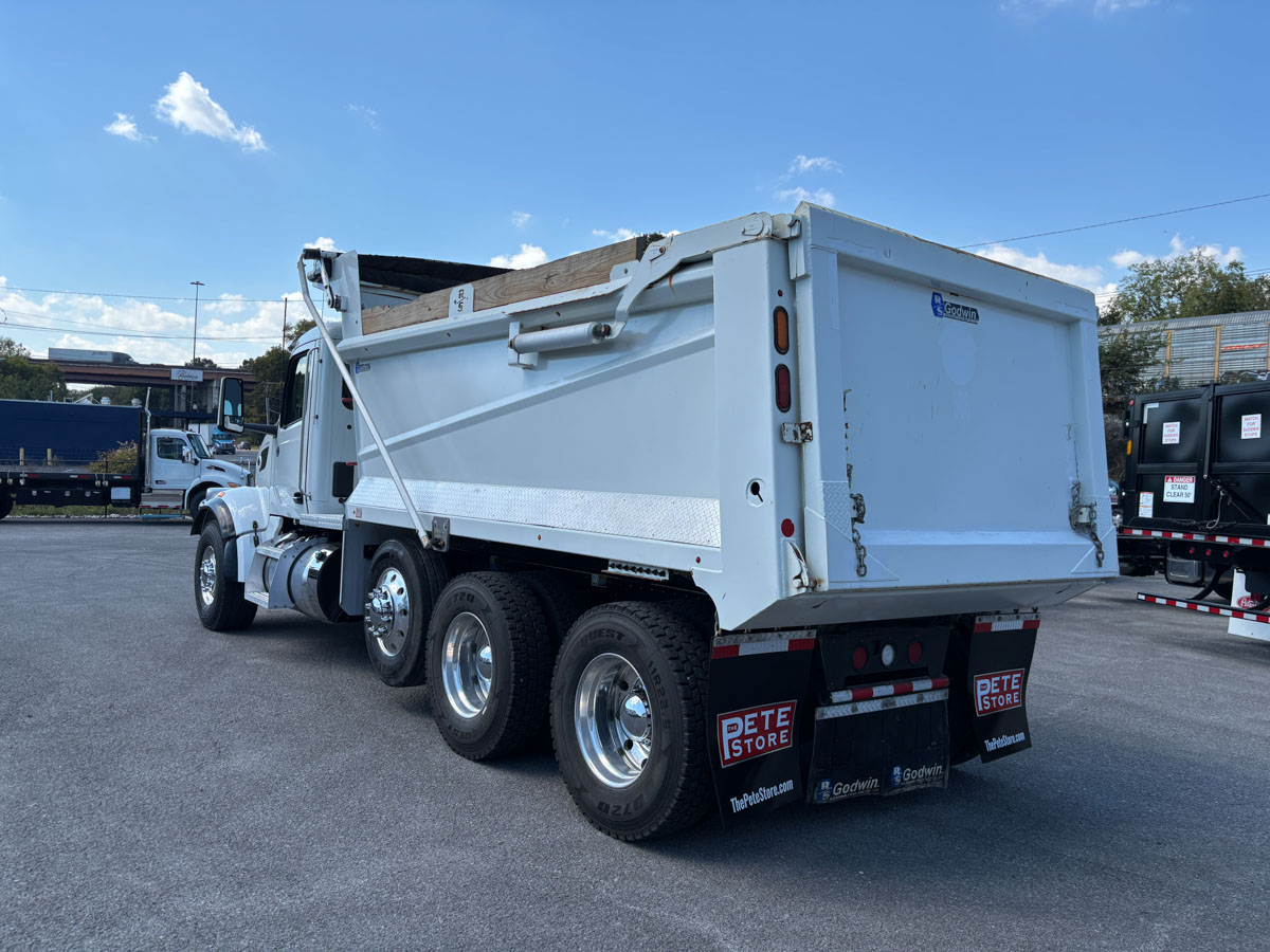 2025 Peterbilt 567 in Knoxville, TN — photo 4