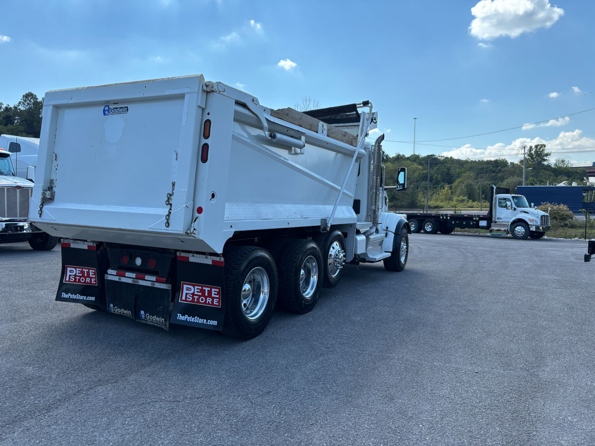 2025 Peterbilt 567 in Knoxville, TN — photo 6