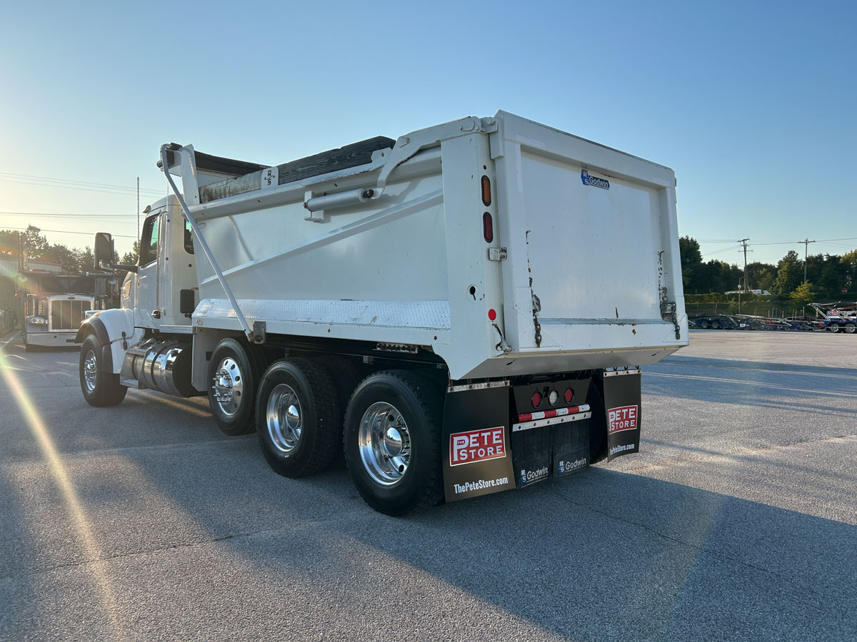 2025 Peterbilt 567 in Knoxville, TN — photo 4