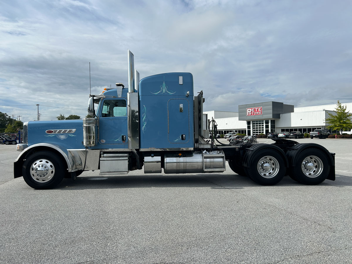 2022 Peterbilt 389 in Duncan, SC — photo 3