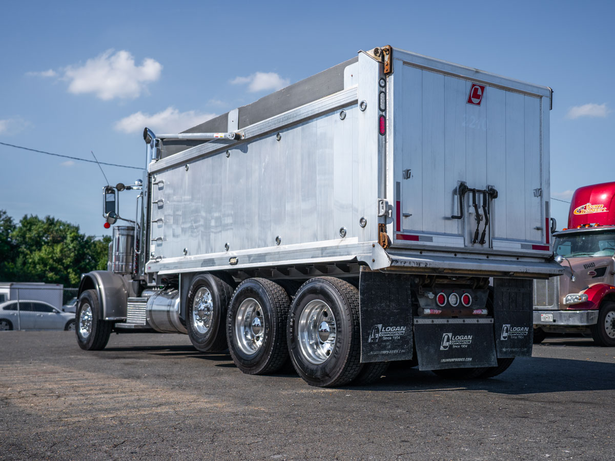 2022 Peterbilt 389 in Landover, MD — photo 5