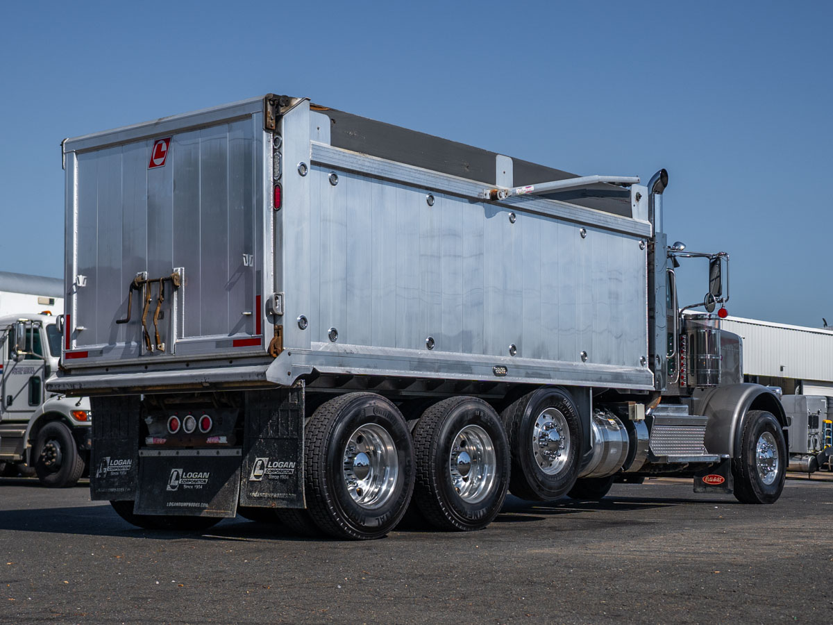 2022 Peterbilt 389 in Landover, MD — photo 7