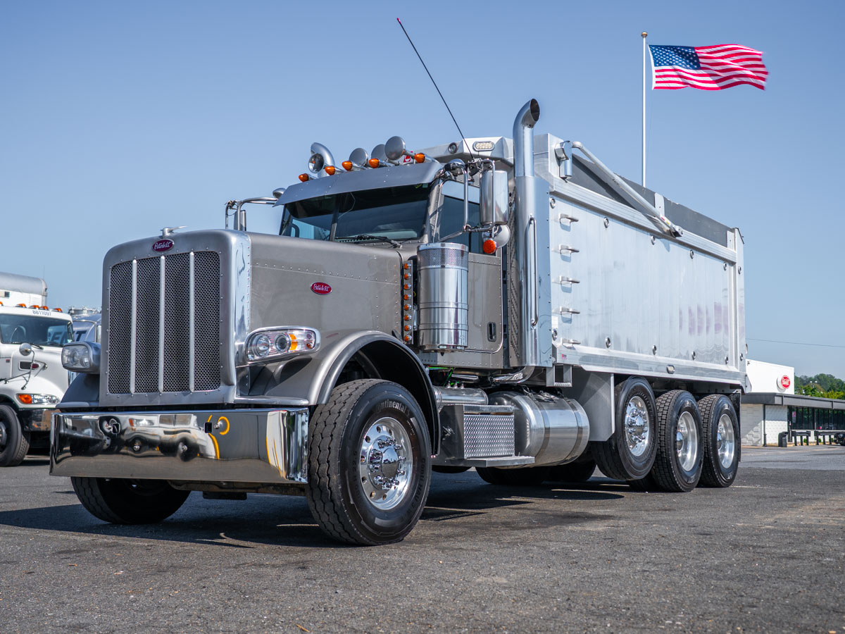 2022 Peterbilt 389 in Landover, MD — photo 2