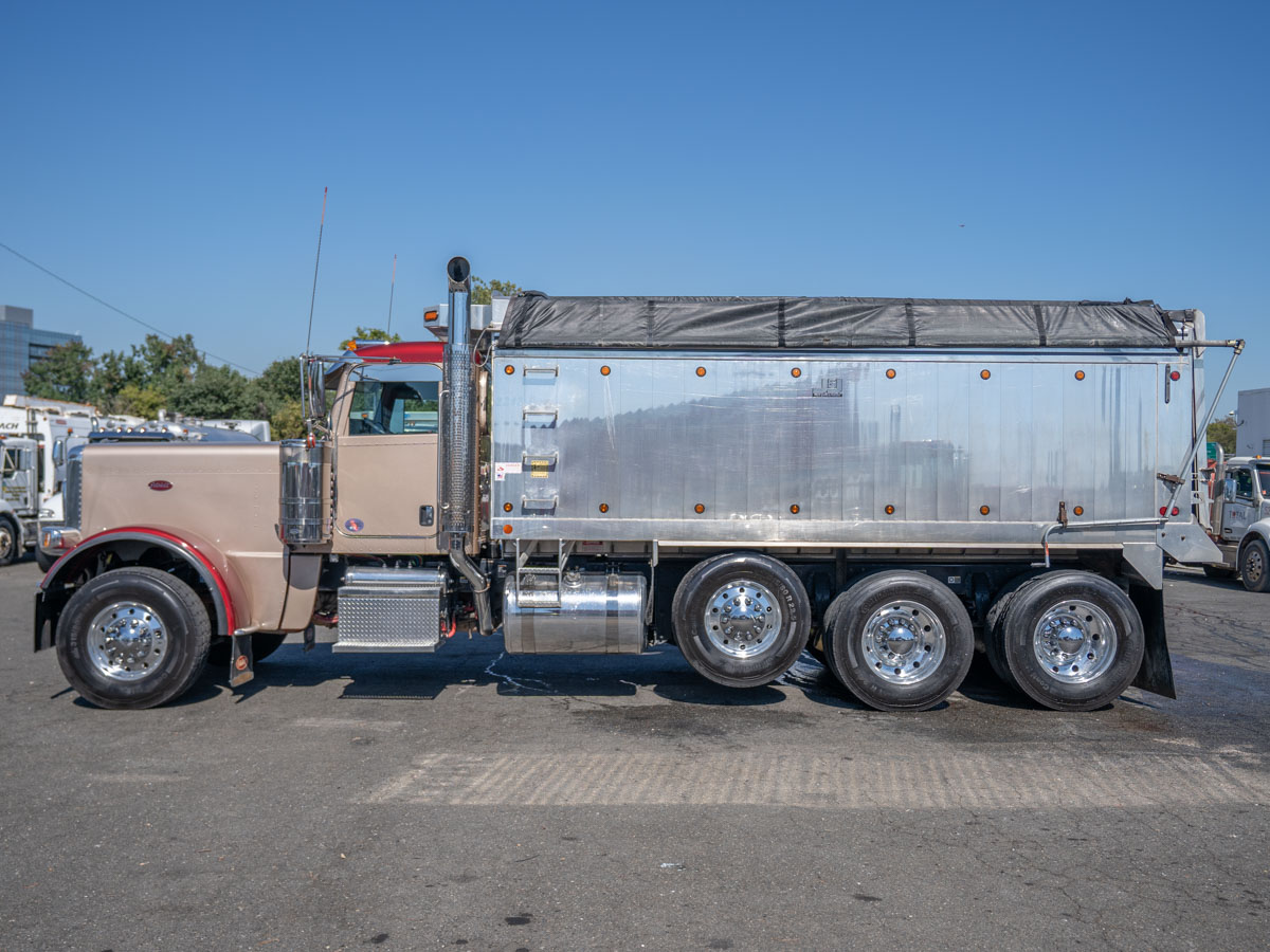 2022 Peterbilt 389 in Landover, MD — photo 3