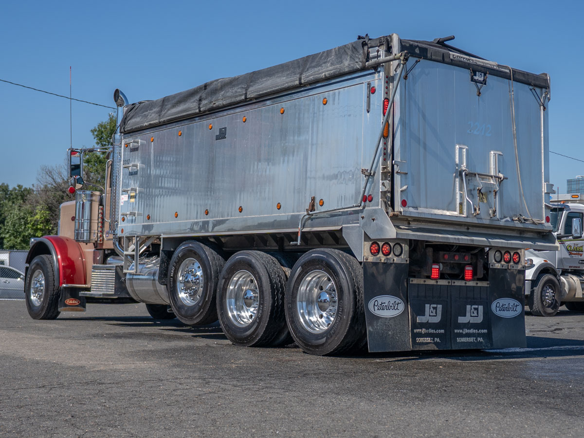 2022 Peterbilt 389 in Landover, MD — photo 4