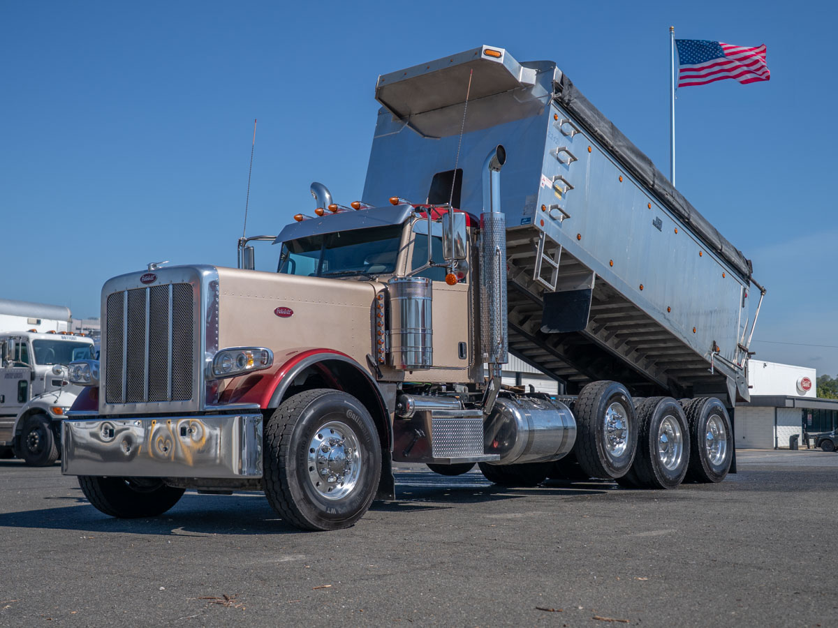 2022 Peterbilt 389