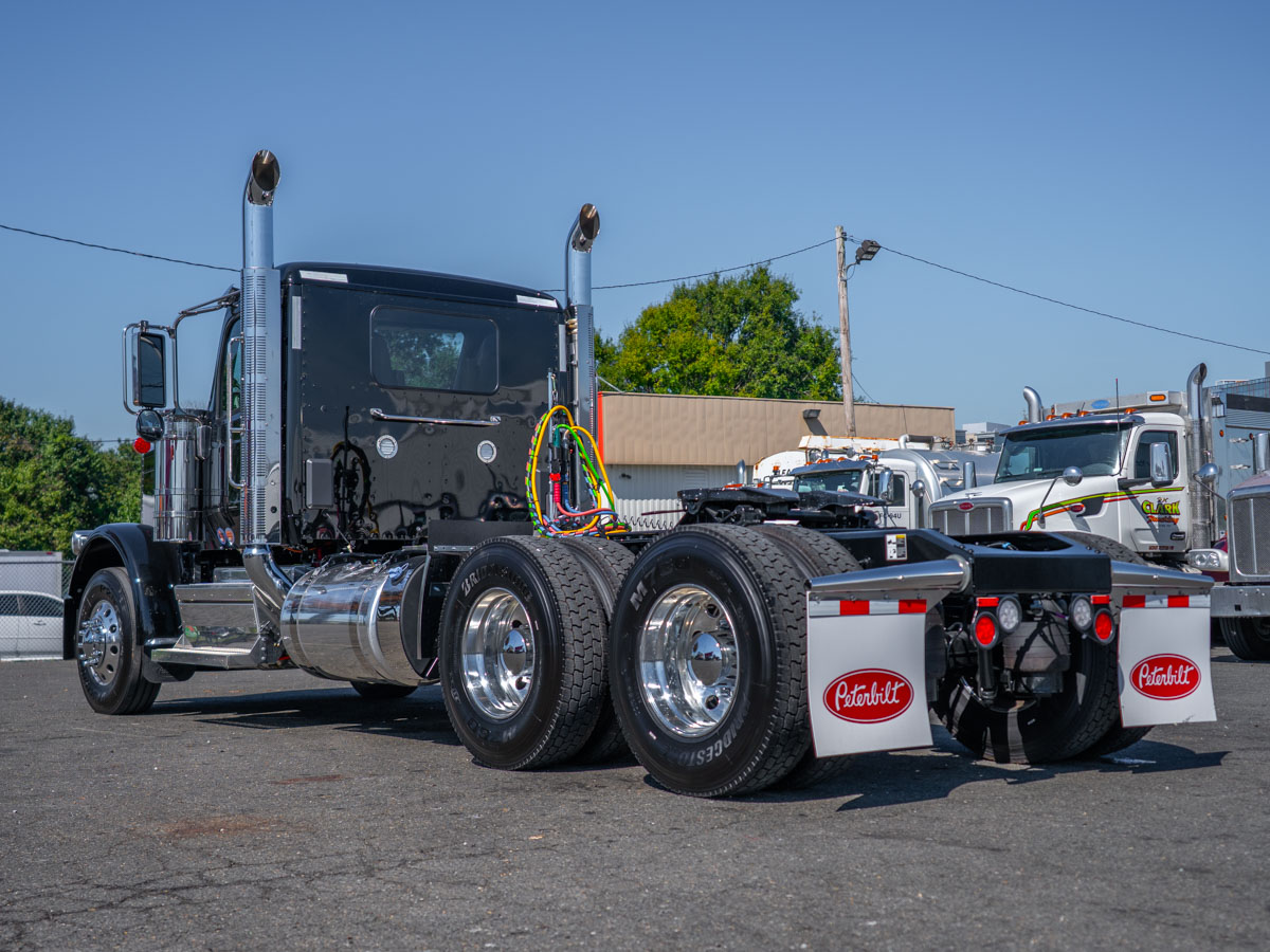 2027 Peterbilt 589 in Baltimore, MD — photo 4