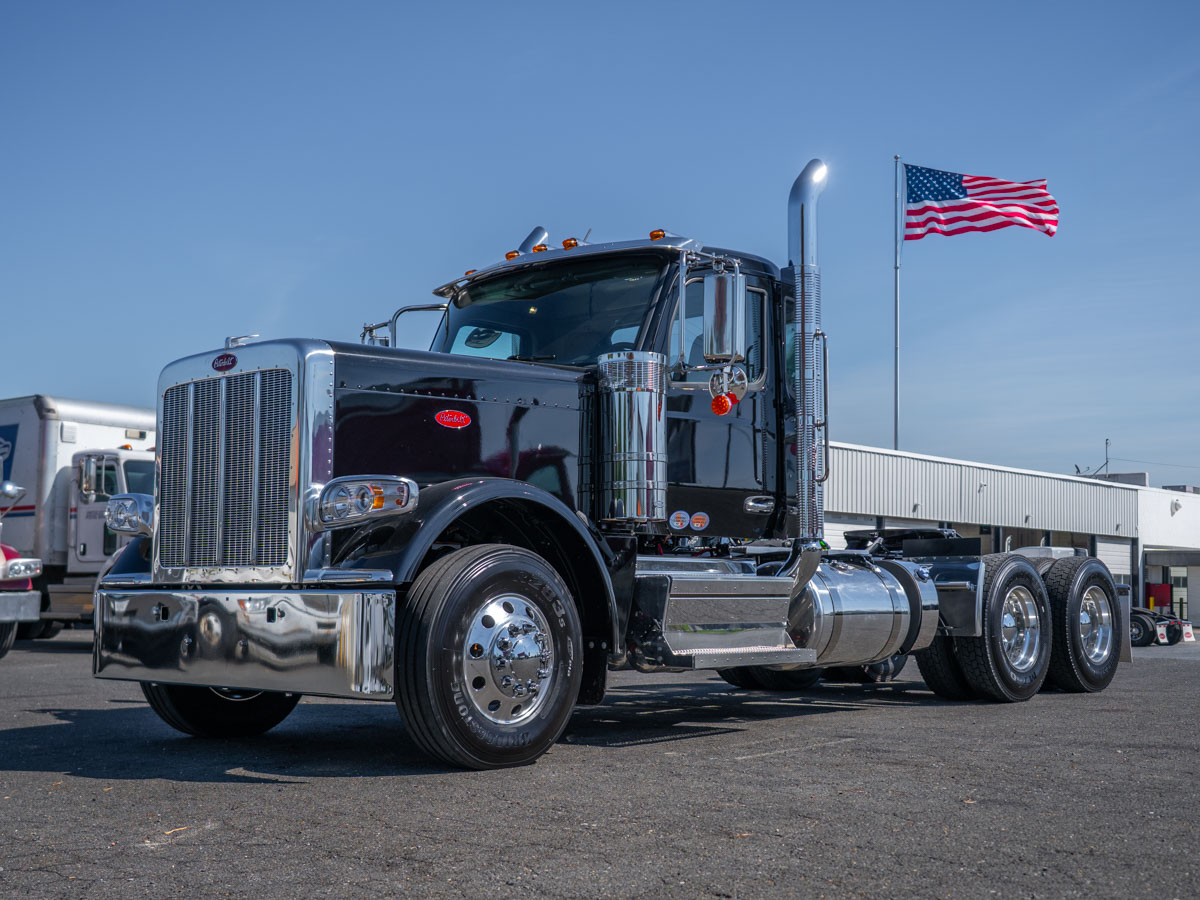 2027 Peterbilt 589 in Baltimore, MD — photo 2