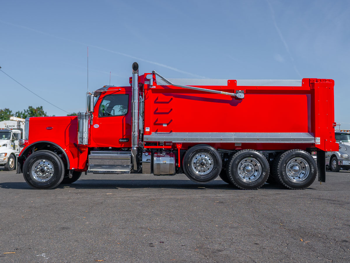 2027 Peterbilt 589 in Landover, MD — photo 3