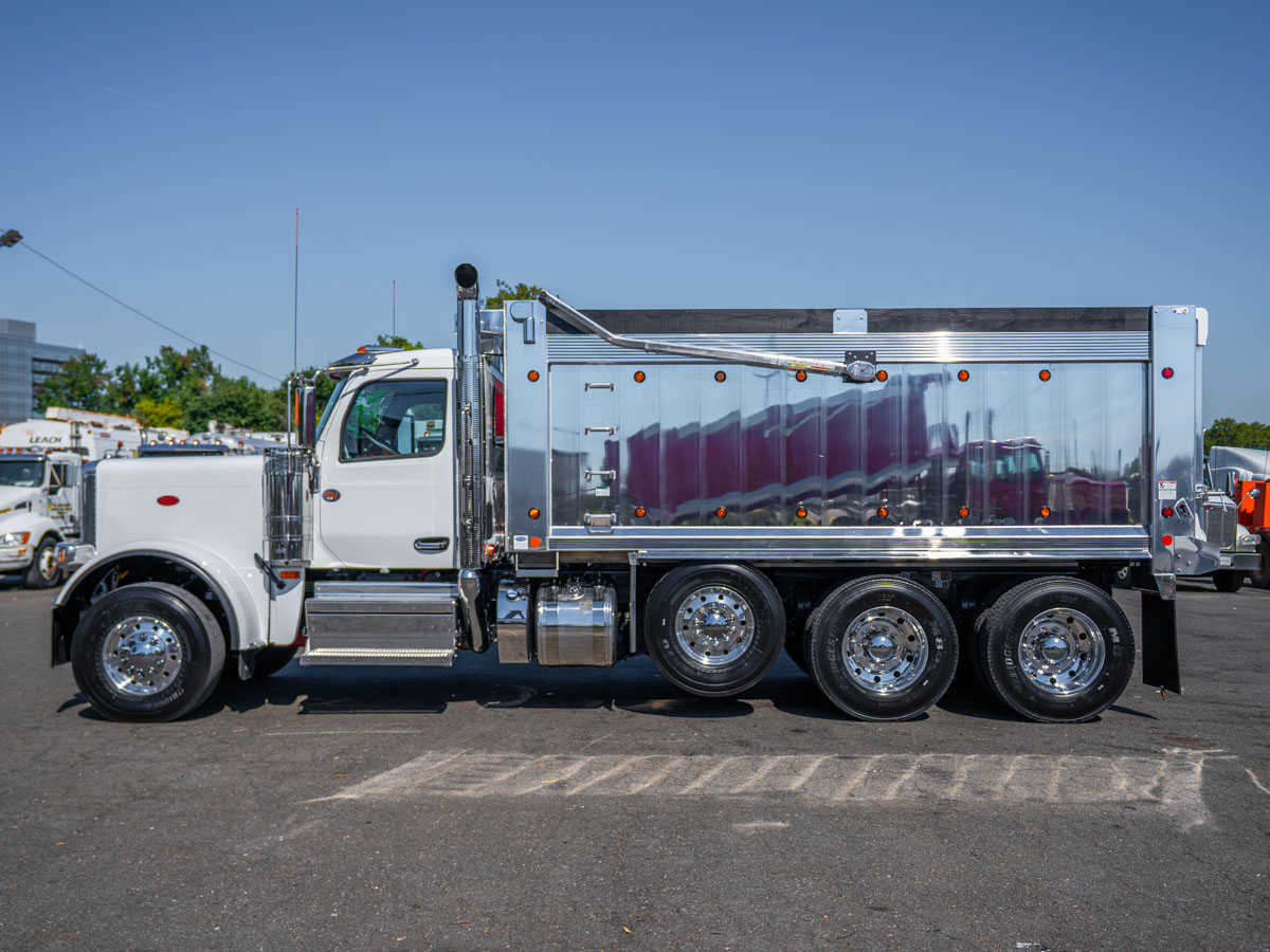 2027 Peterbilt 589 in Landover, MD — photo 3