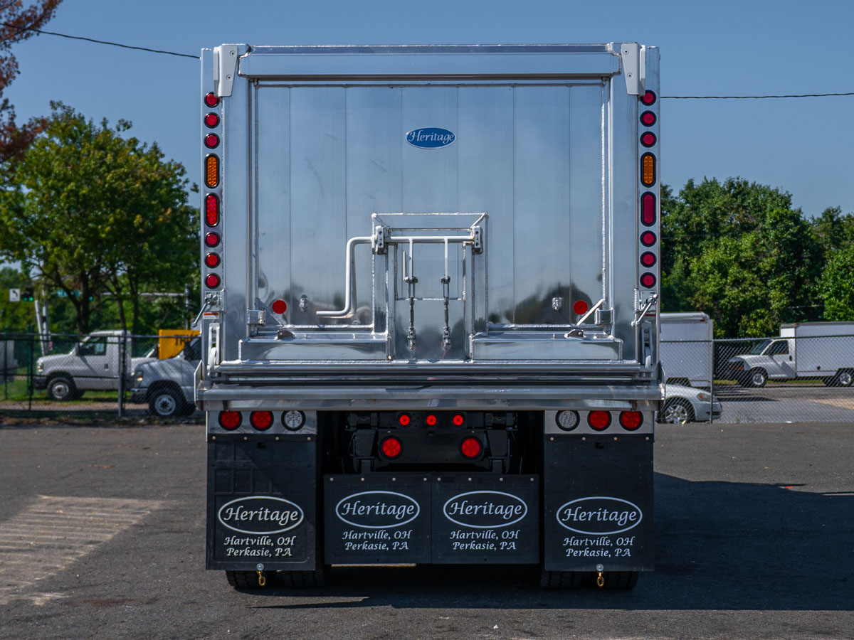 2027 Peterbilt 589 in Landover, MD — photo 5